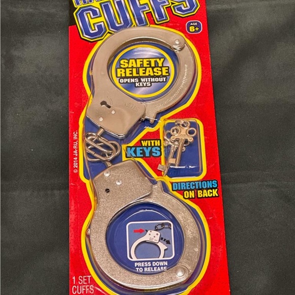 HAND CUFFS WHIT KEYS - Picture 2 of 2